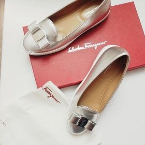 SALVATORE FERRAGAMO VARA BOW SLIP-ON SNEAKER SHOE